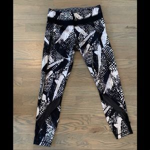 Lululemon leggings size 6 with mesh